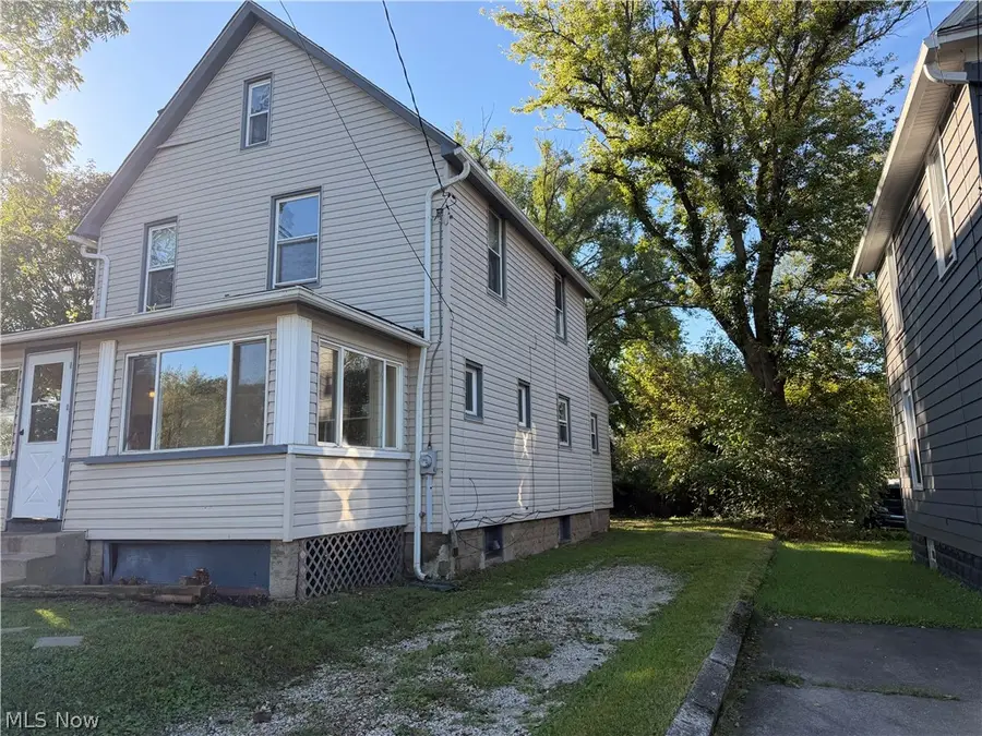 1218 Mcintosh Avenue, Akron, OH 44314 - #3