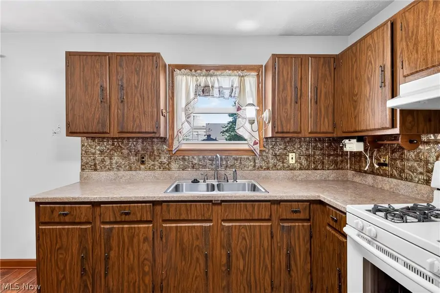 2426 Russell Avenue, Youngstown, OH 44509 - #2