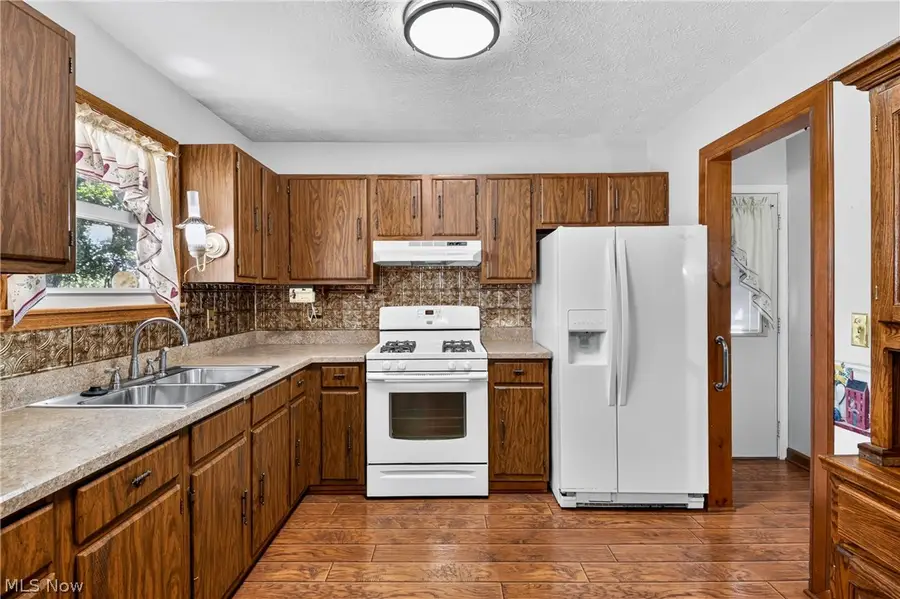 2426 Russell Avenue, Youngstown, OH 44509 - #3