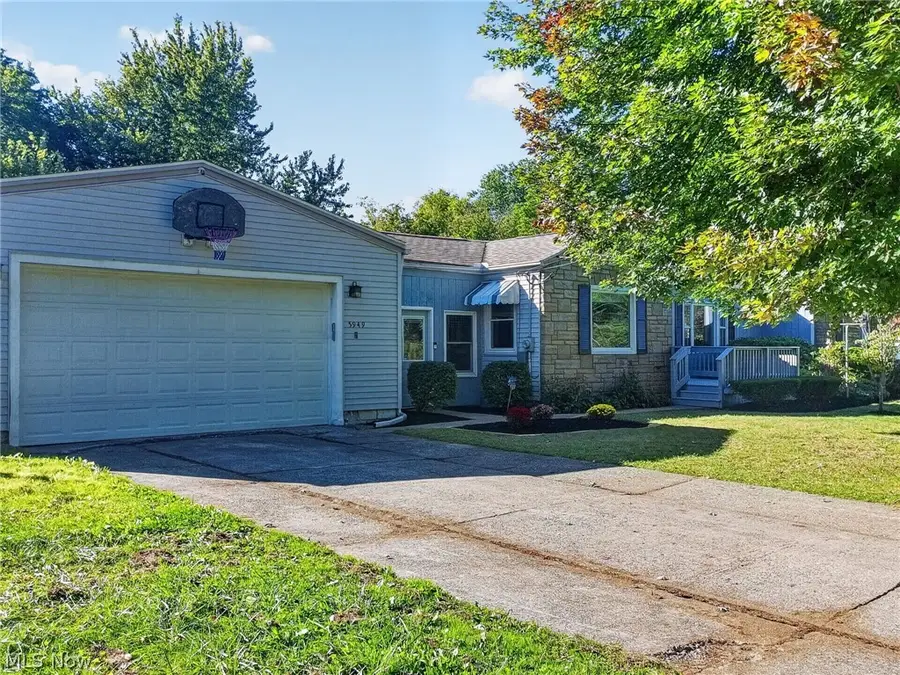5949 Knollwood Drive, Ashtabula, OH 44004 - #3