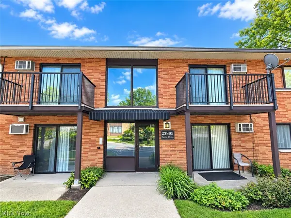 23865 David Drive #204, North Olmsted, OH 44070