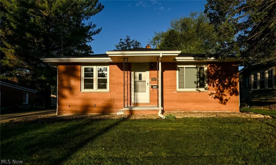 324 N Hawkins Avenue, Akron, OH 44313 - #2