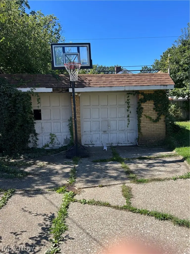 3292 W 128st, Cleveland, OH 44111 - #3