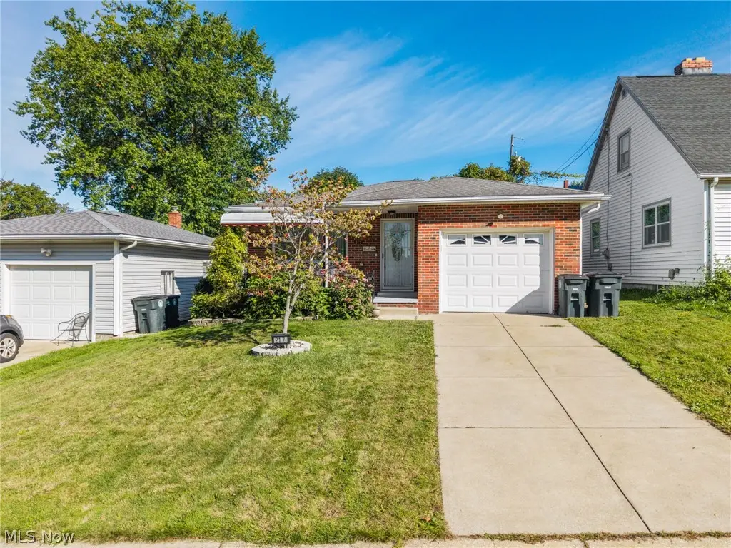 217 Clinton Avenue, Akron, OH 44301 - #1
