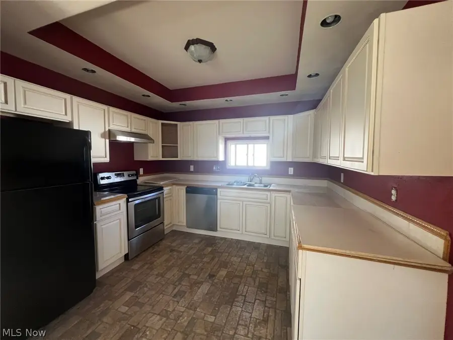 107 Elmwood Avenue, Barberton, OH 44203 - #2