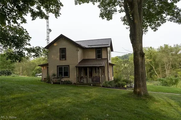 8000 Briggle Sw Avenue, East Sparta, OH 44626