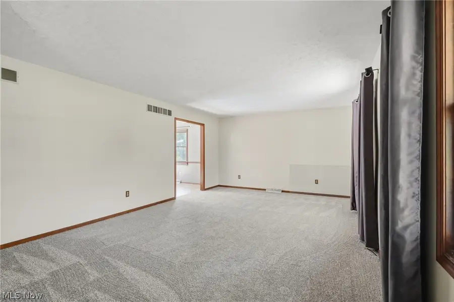4050 Kings Court, Zanesville, OH 43701 - #3