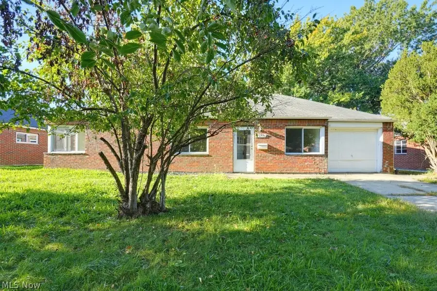 572 Hemlock Drive, Euclid, OH 44123 - #2