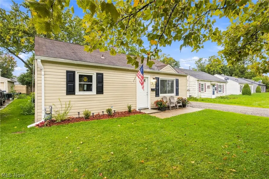 330 Roosevelt Avenue, Elyria, OH 44035 - #3