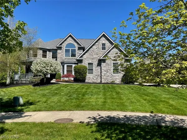 18643 Comstock Circle, Middleburg Heights, OH 44130