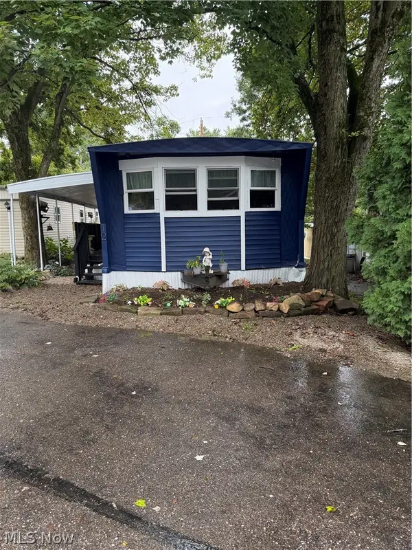 12 E Buddy Street #12, Barberton, OH 44203