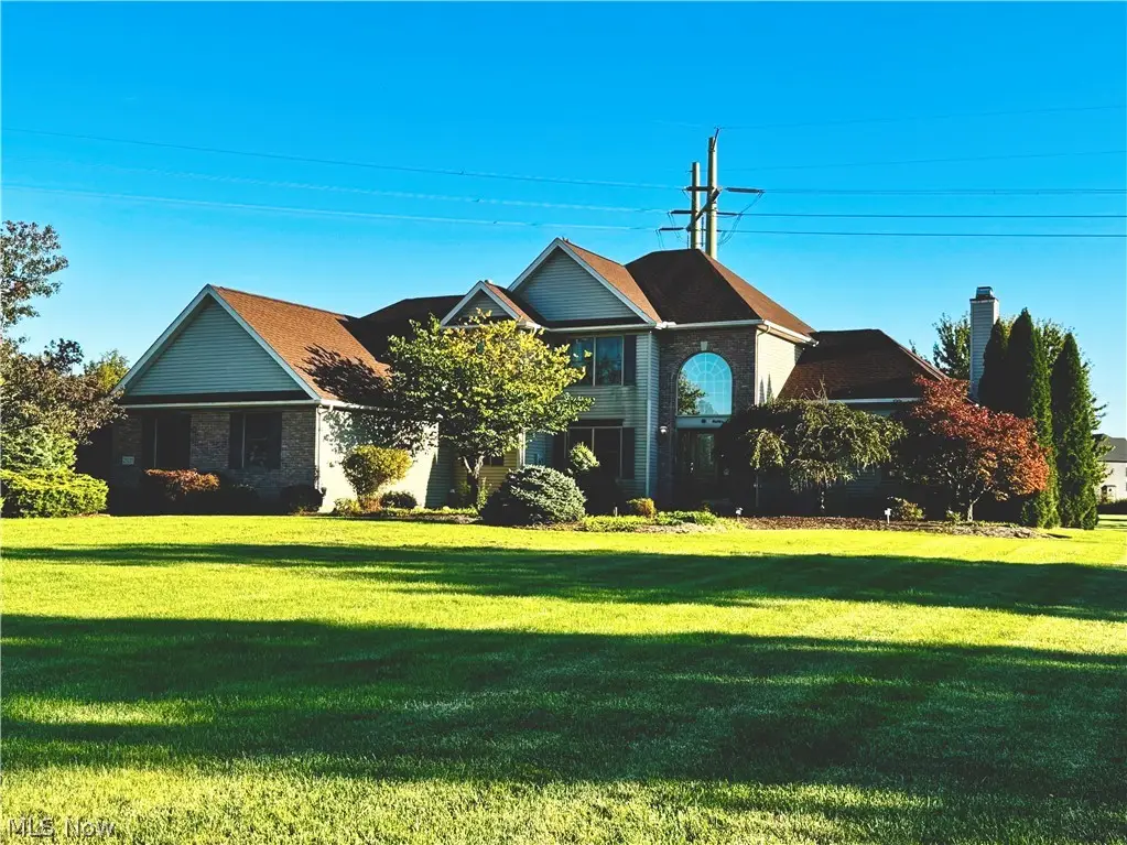25137 Crosstie Trail, Columbia Station, OH 44028 - #1