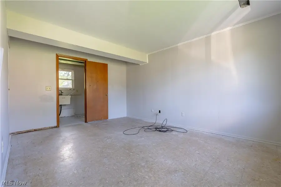 227 Pershing Nw Avenue, Massillon, OH 44646 - #2