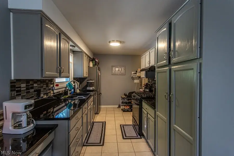 525 Towson Nw Drive, Warren, OH 44483 - #3