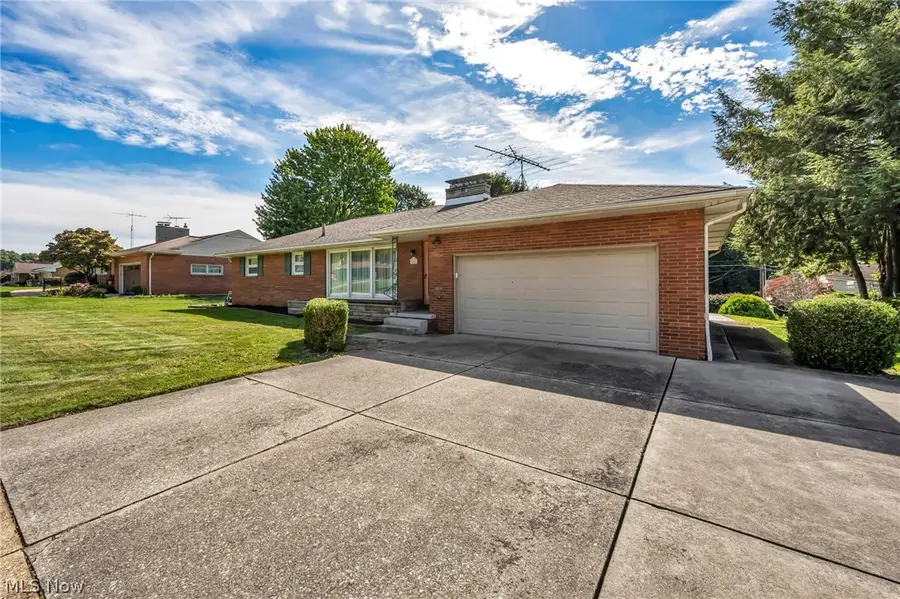 3806 21st Nw Street, Canton, OH 44708 - #2