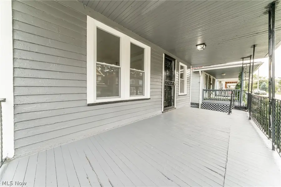 1217 E 113th Street, Cleveland, OH 44108 - #3