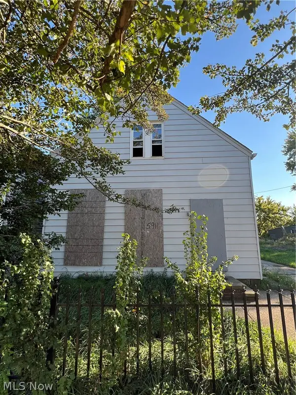 5911 Madison Avenue, Cleveland, OH 44102