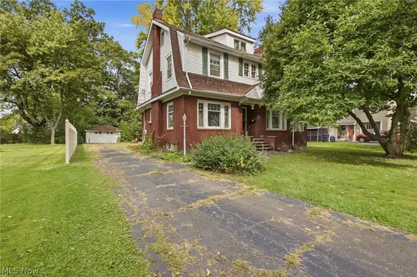 1334 Beechcrest Nw Street, Warren, OH 44485
