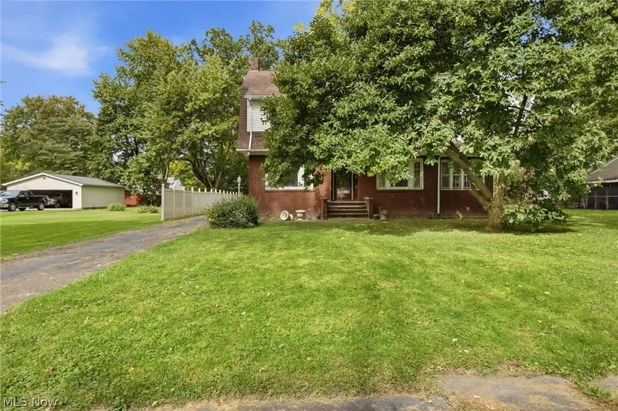 1334 Beechcrest Nw Street, Warren, OH 44485 - #2