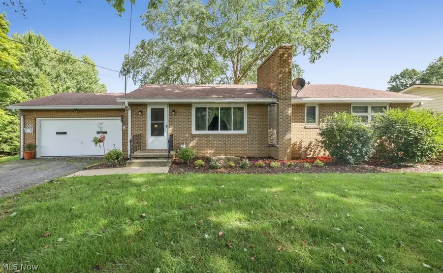 3568 Mountview Avenue, Alliance, OH 44601 - #2