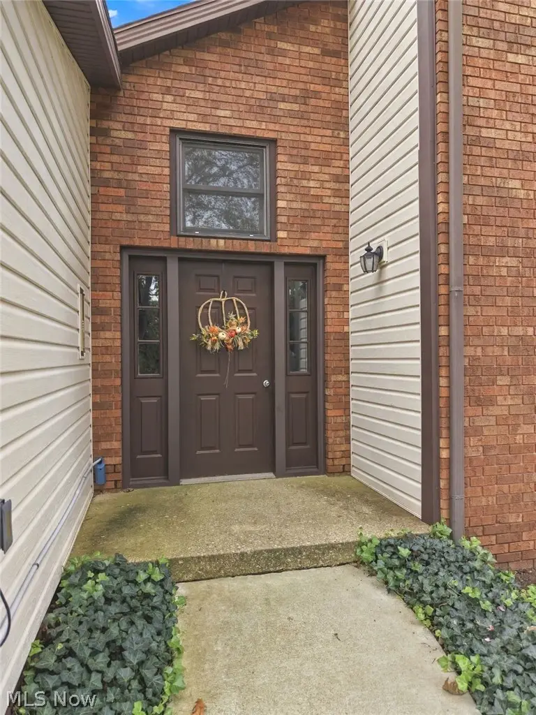 1818 Harbour Nw Circle #12D, Canton, OH 44708 - #2