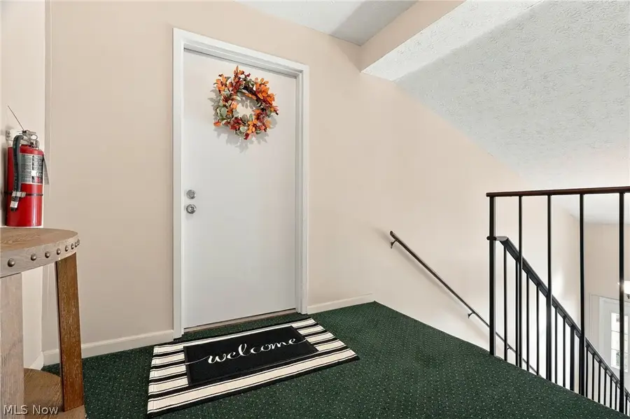 1818 Harbour Nw Circle #12D, Canton, OH 44708 - #3