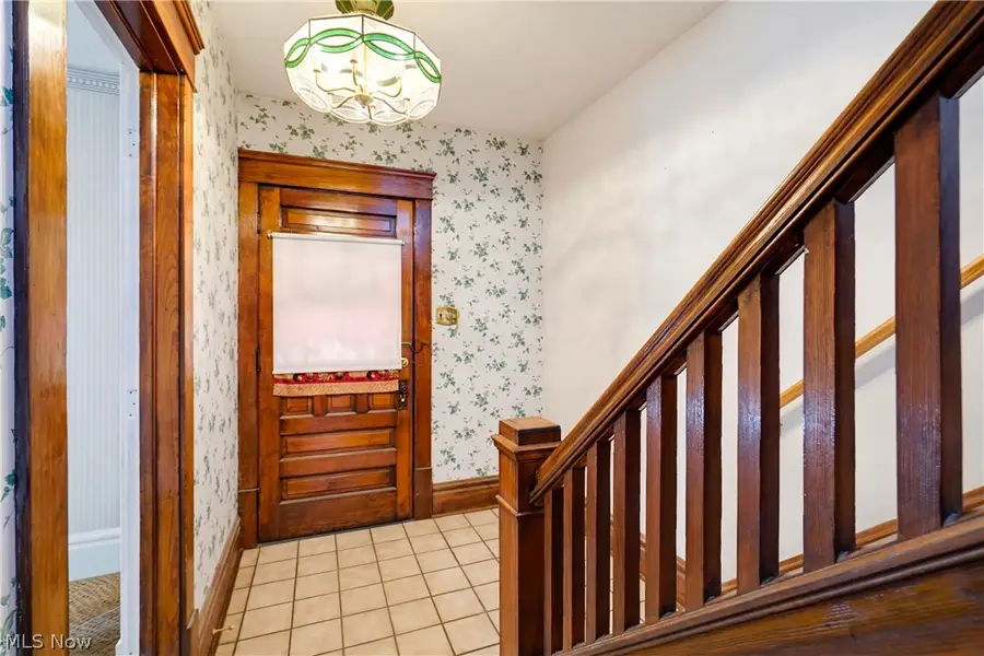 91 Mcnaughton Street, Akron, OH 44305 - #3