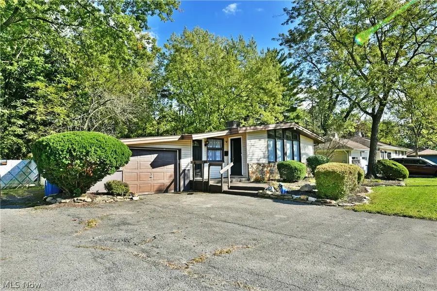 837 Pinecrest Road, Girard, OH 44420 - #2