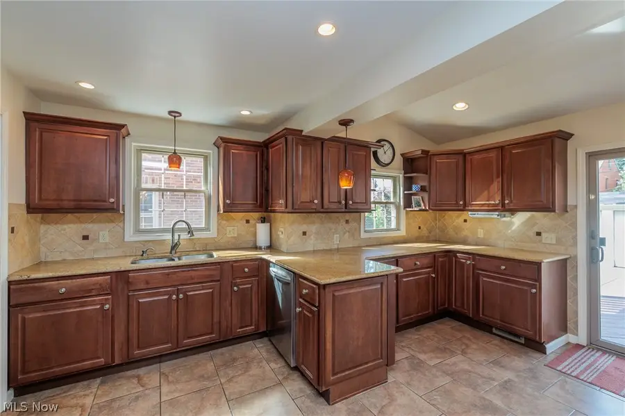 3166 W 162nd Street, Cleveland, OH 44111 - #3