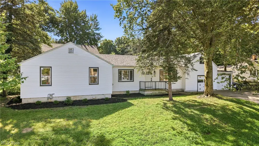 3905 Elmwood Avenue, Austintown, OH 44515 - #2