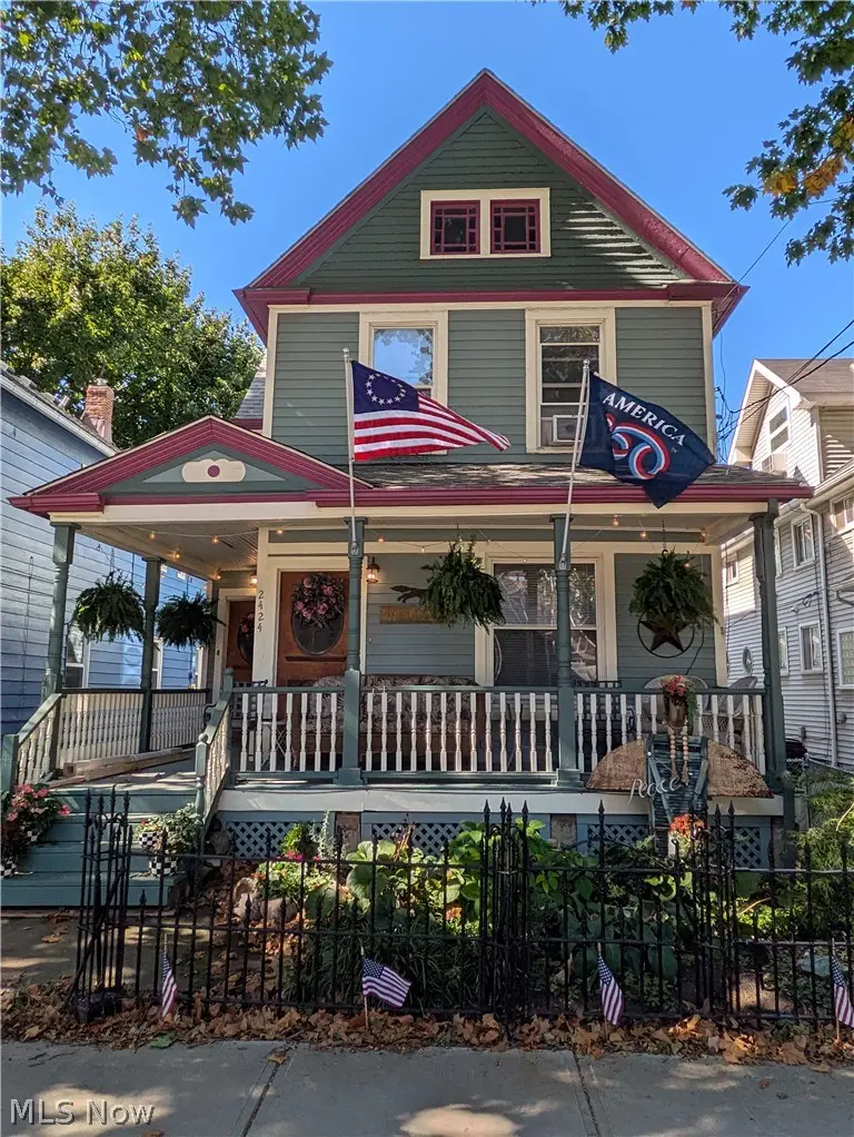 2424 W 10th Street, Cleveland, OH 44113 - #2