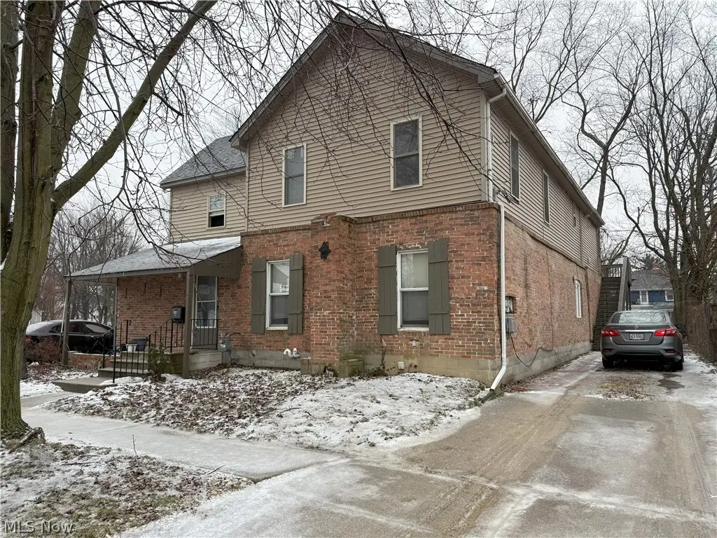 140 School Street, Elyria, OH 44035 - #1