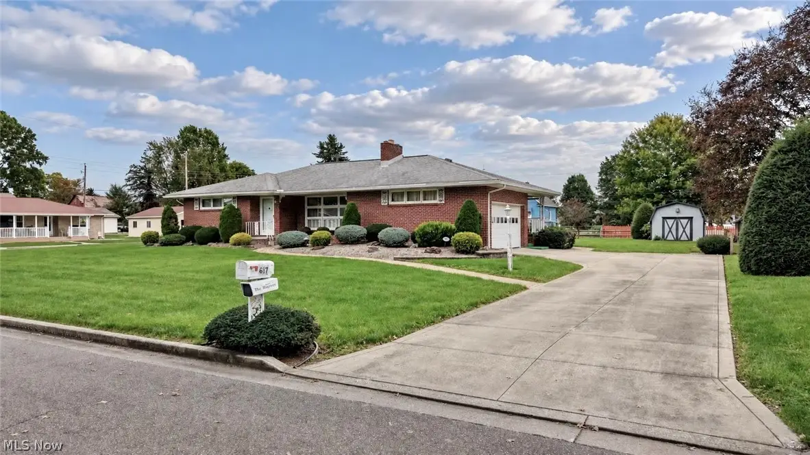 617 Oak Ave Sw, Strasburg, OH 44680 - #1