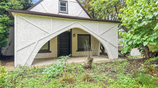4874 Logan Way, Hubbard, OH 44425