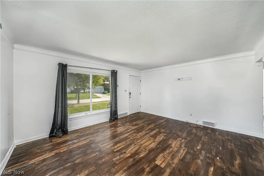16780 Gerard Avenue, Maple Heights, OH 44137 - #3
