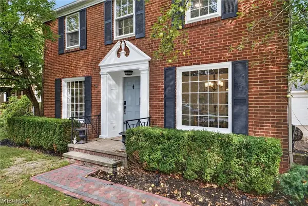17318 Daleview Drive, Lakewood, OH 44107