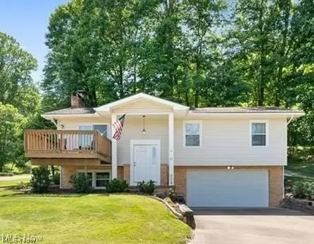 63 W Mohawk Drive, Malvern, OH 44644
