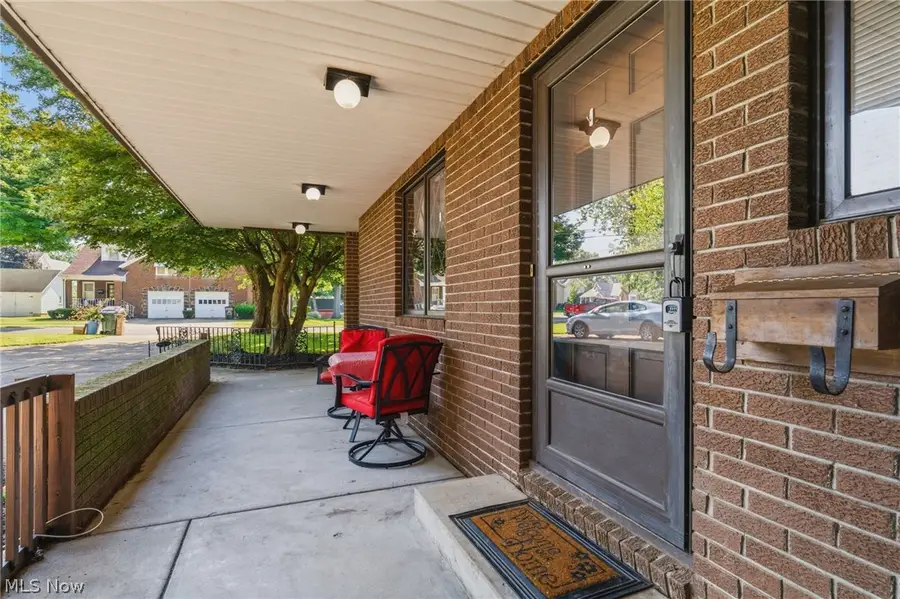 515 S Silver Street, Louisville, OH 44641 - #2
