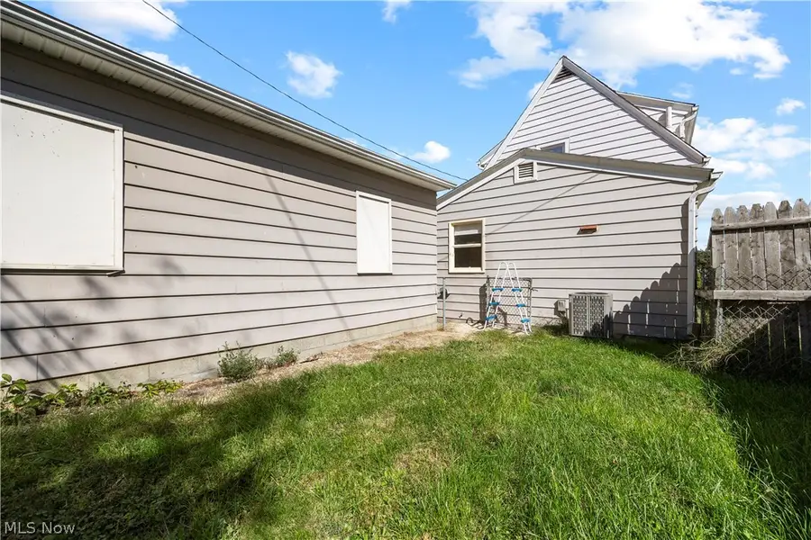 426 Kentucky Avenue, Lorain, OH 44052 - #3
