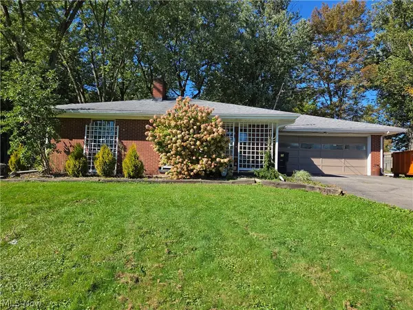 1367 North Ne Road, Warren, OH 44483
