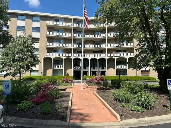 3400 Wooster Road #218, Rocky River, OH 44116