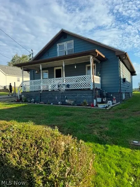 307 May Road, Follansbee, WV 26070