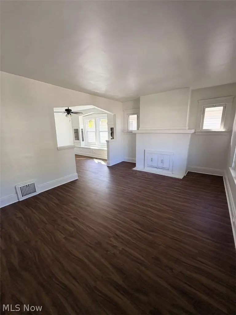 15814 Parkgrove Avenue, Cleveland, OH 44110 - #3