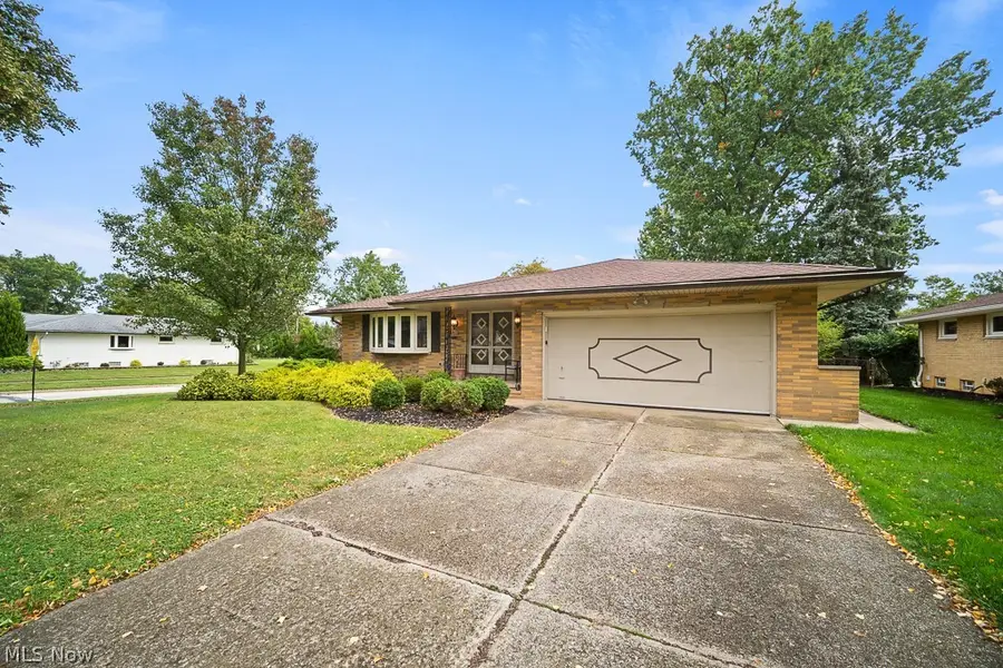 6161 Winchester Drive, Seven Hills, OH 44131 - #2