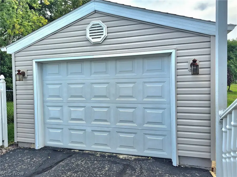 4546 N Leavitt Nw Road, Warren, OH 44485 - #3