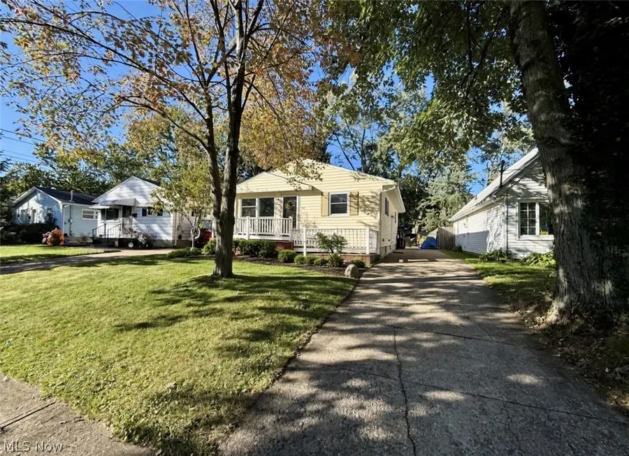 560 Baldwin Avenue, Elyria, OH 44035 - #3
