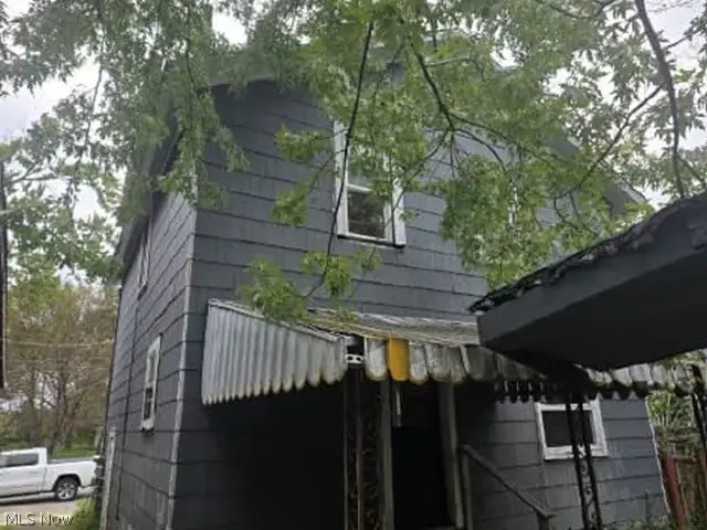 418 W 34th Street, Ashtabula, OH 44004 - #3