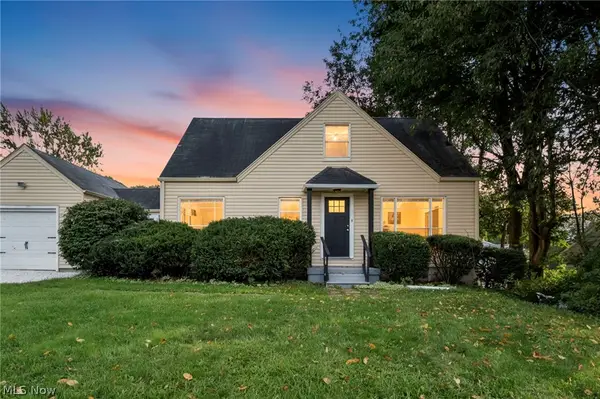 824 E Waterloo Road, Akron, OH 44306