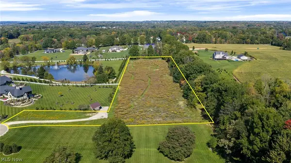 7514 Farmbrook Nw Avenue, North Canton, OH 44720