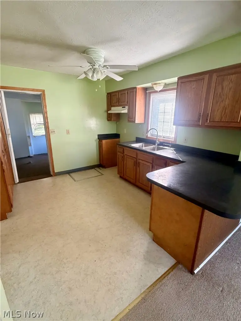 372 E Jefferson Street, Jefferson, OH 44047 - #3